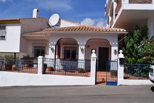 house in Moclinejo