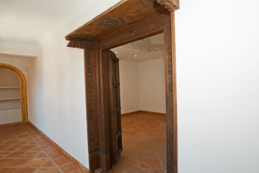 Traditionelle Holztür