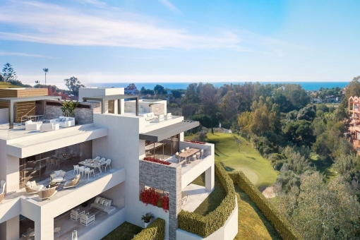 Modern, front line, golf ground floor apartment with 2 bedrooms in Artola, Marbella