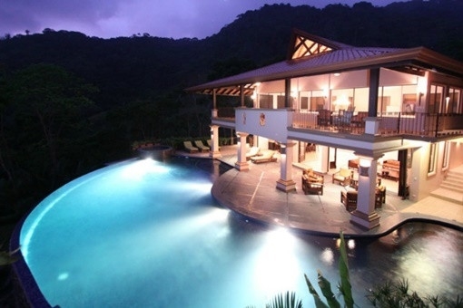 villa in Dominical