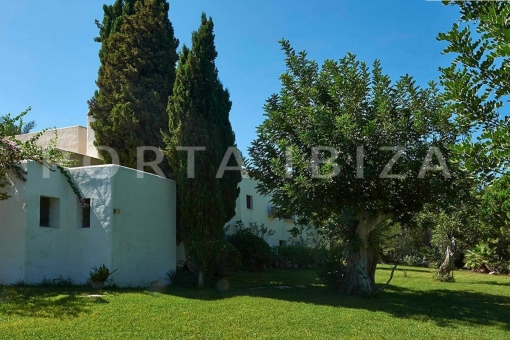 house & garden-wonderful finca-santa gertrudis-ibiza