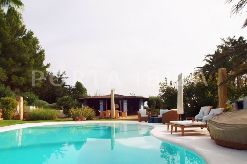 pool & poolhouse-marvelous finca-santa eularia