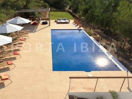 pool area-stunning villa-es cubells