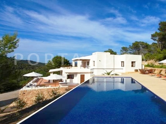 Villa in Es Cubells