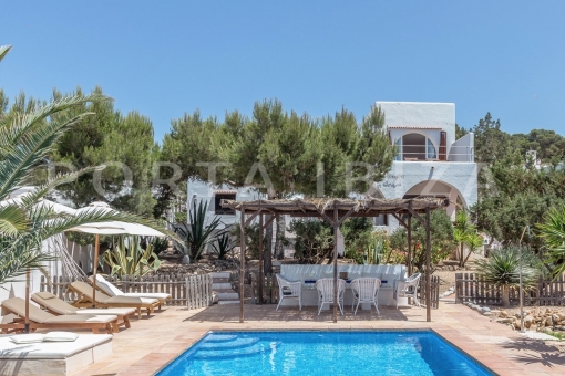 villa in Cala Conta for sale