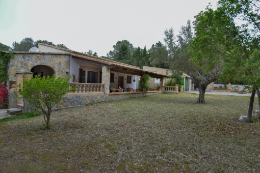 House with garden and a lot of potential in Costa de los Pinos