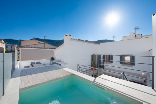 Roof top pool