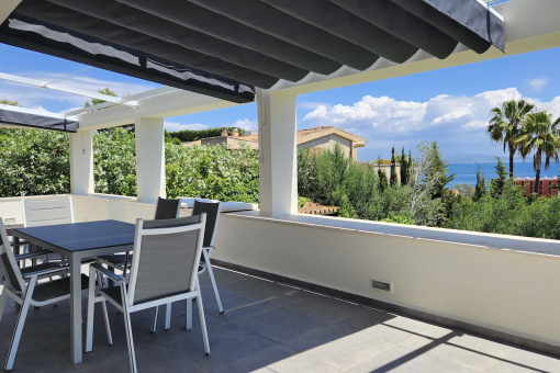 Covered terrace area