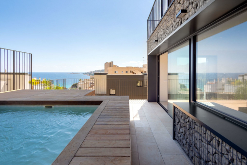 Pool with sea views