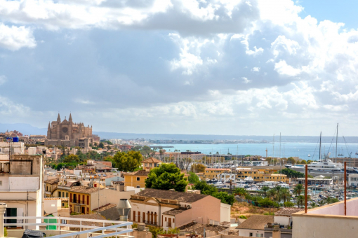 Views to the cathedral and harbour