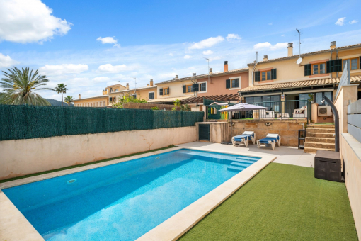 Charming townhouse in Selva with private pool and garage