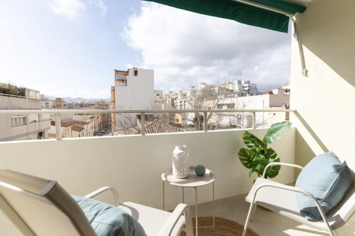 Überdachte Terrasse mit Weitblick