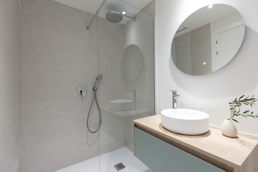 Modernes Badezimmer en Suite