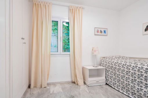 Guest bedroom