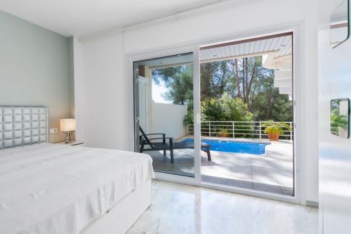 Lower-level bedroom