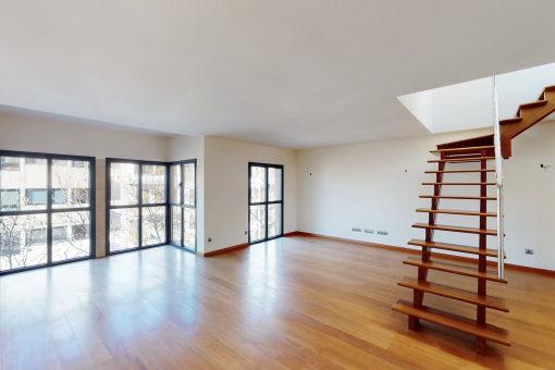 Bright apartment with covered balcony and private rooftop terrace on the Ramblas of Palma
