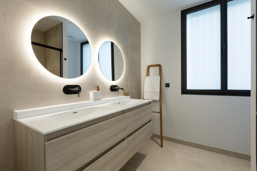 Master bathroom en suite