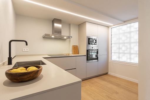 Modern fully equipped fitted kitchen