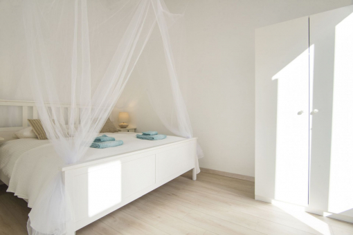 Eins von drei Doppelschlafzimmer