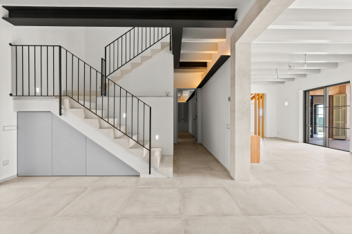 Entrance with stairs to the upper floor