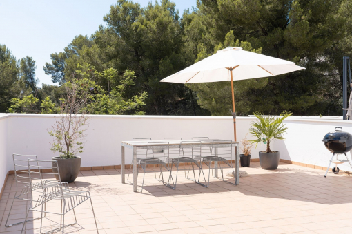 Large Terrace Dining Area