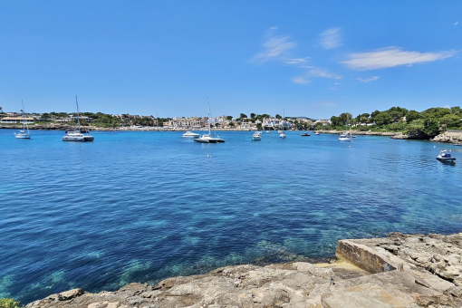 The sea is only a few meters away