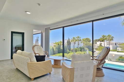 Living room on the upper floor