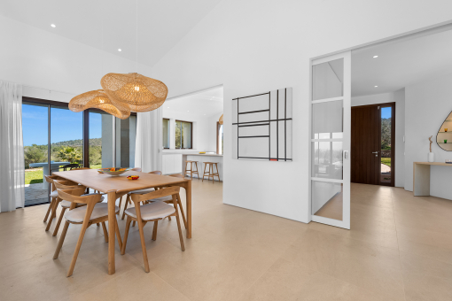 Comedor con acceso directo a la terraza