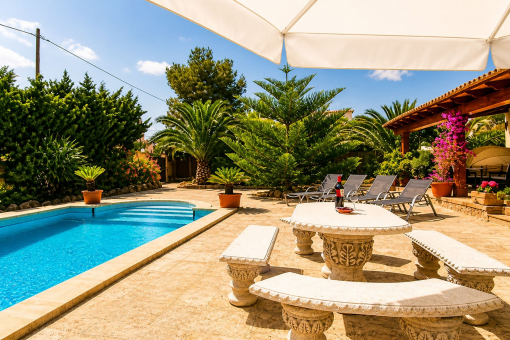 Sun terrace directly by the pool