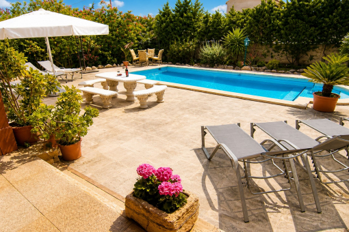 Sun terrace directly by the pool