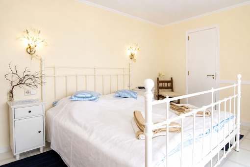 Upstairs bedroom with access to the balcony