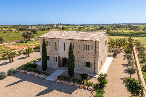 lEstate with natural stone façade