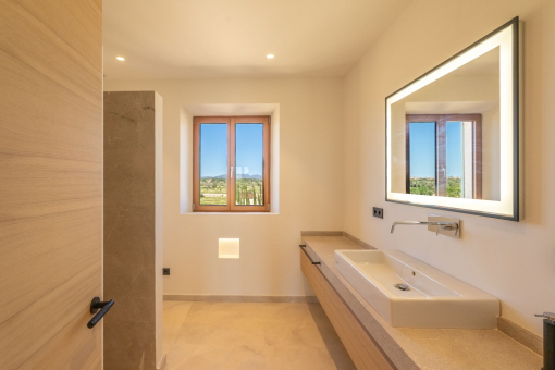 Spacious bathroom