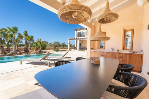Elegant pool house