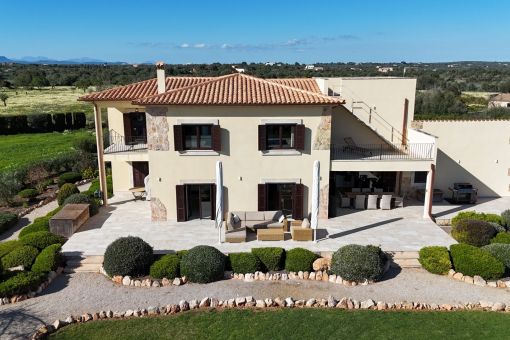 Finca frontal view