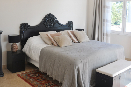 Gemütliches Schlafzimmer mit ruhiger Atmosphäre