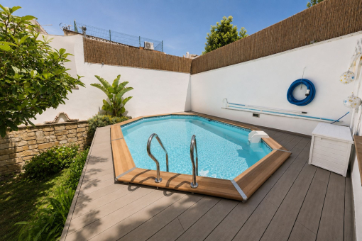 Pool and sun terrace