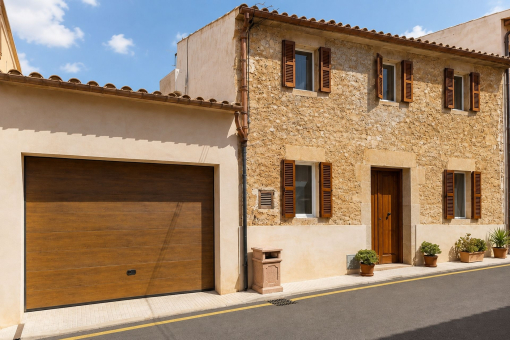 Townhouse with garage