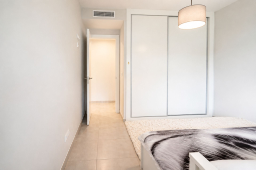 Hauptschlafzimmer mit großzügigem Einbauschrank