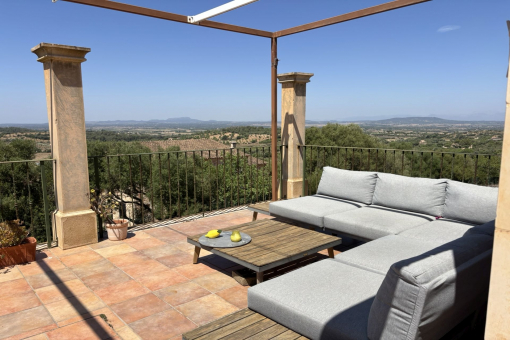 Cozy lounge area with panoramic view