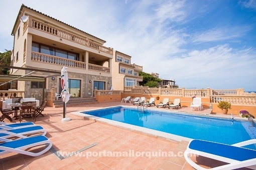 Beautiful villa in first line in Cala Mesquida with holiday rental license for 12 people