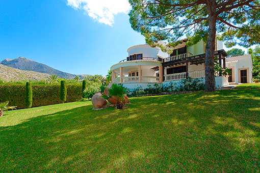 View of the villa from the garden
