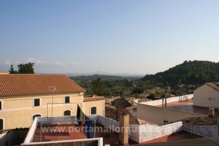 Completly renovated apartment in a central location in Selva