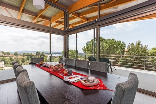 Inviting dining area with spectacular views of the surrounding