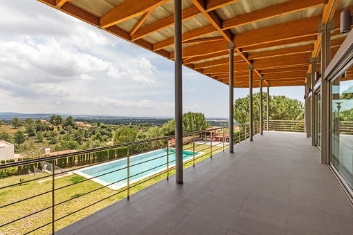 Covered terrace with panoramic views