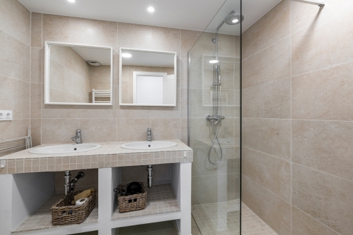 Elegant bathroom with walk-in shower