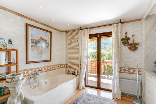 Master bathroom with veranda access