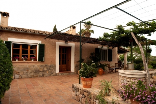 Beautiful, furnished finca with pool and garden in Establiments