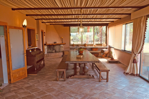 Jardín de invierno con comedor