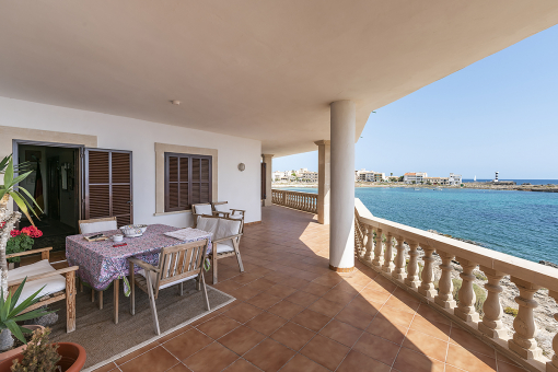 Dining area in a prime location